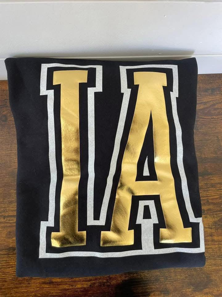 IA puff crewneck