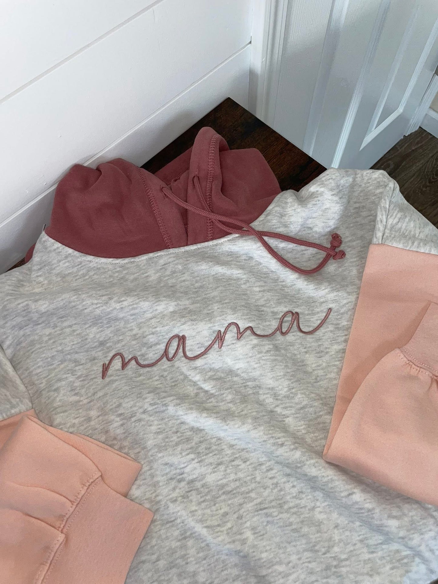 Mama Cropped Colorblock hoodie