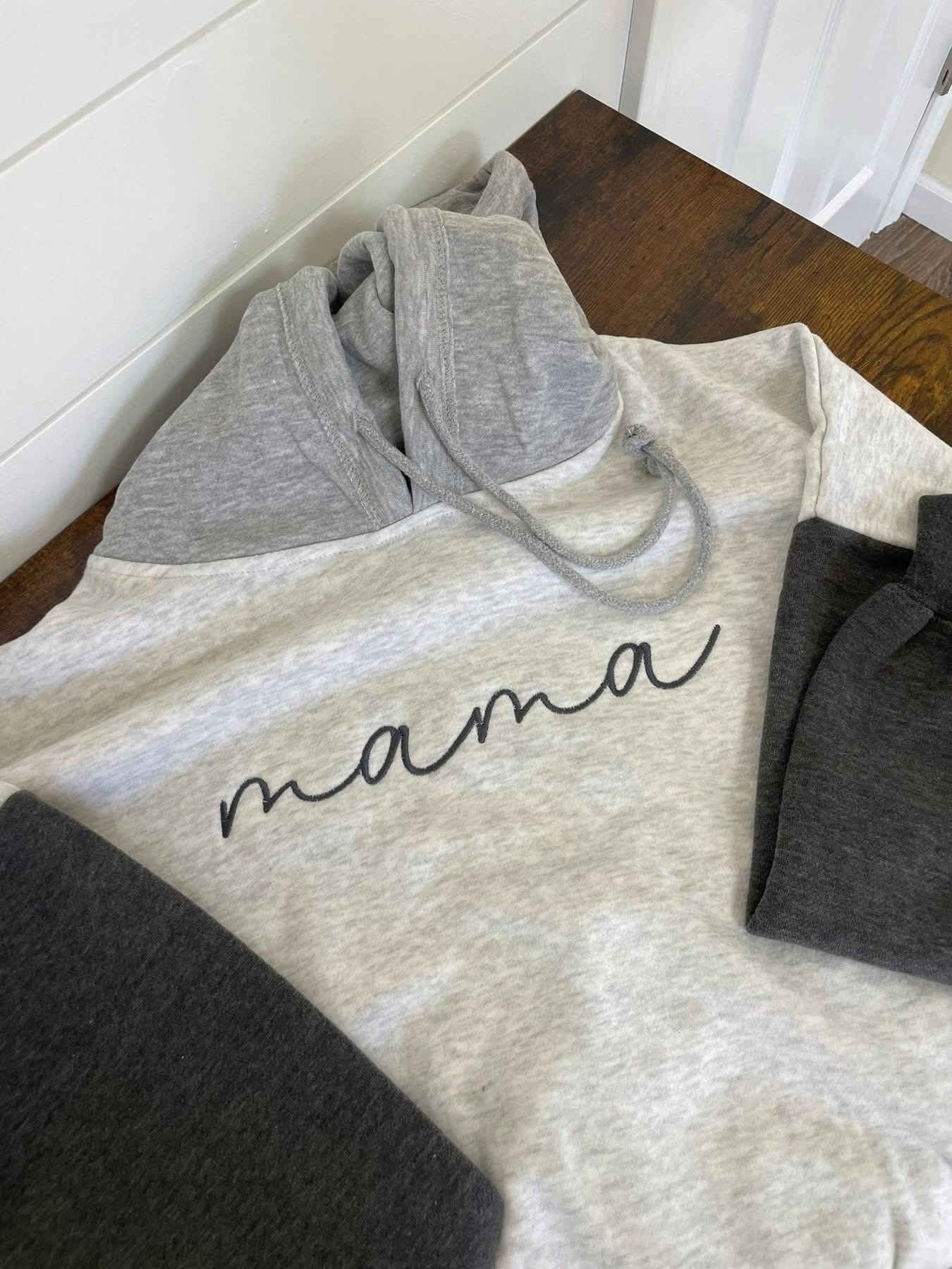 Mama Cropped Colorblock hoodie