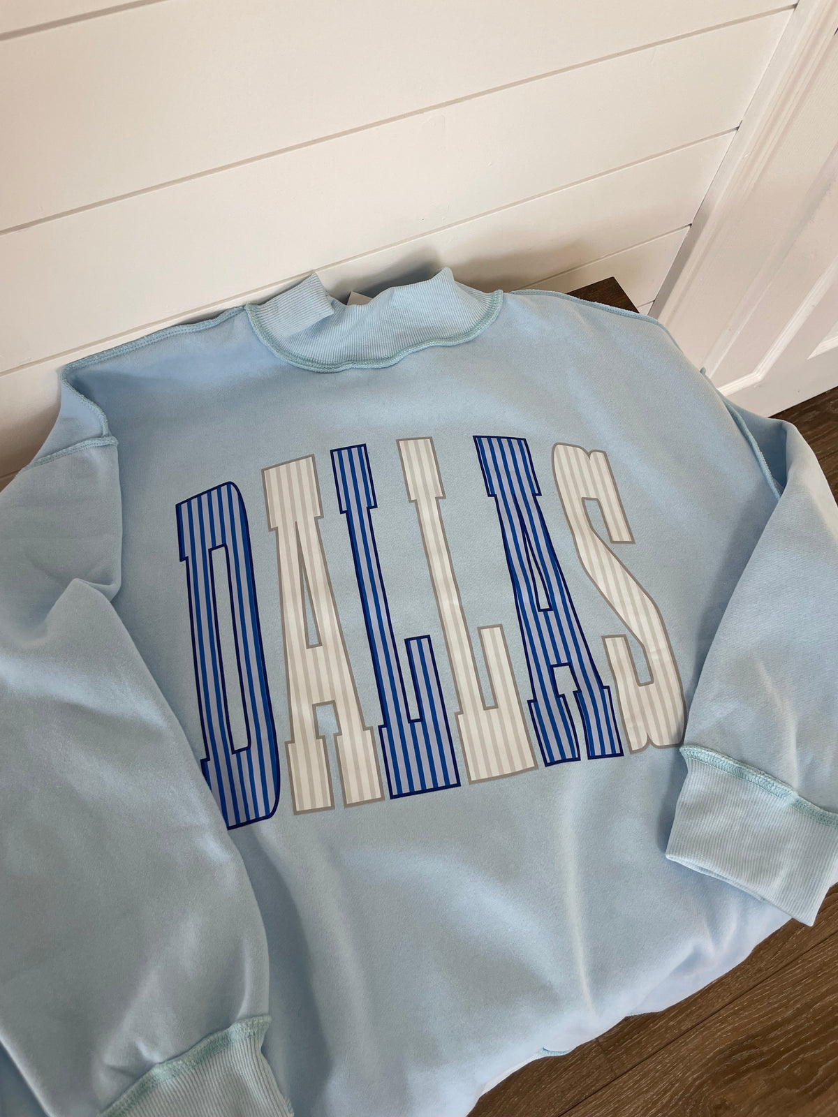 Dallas Oversized Mockneck
